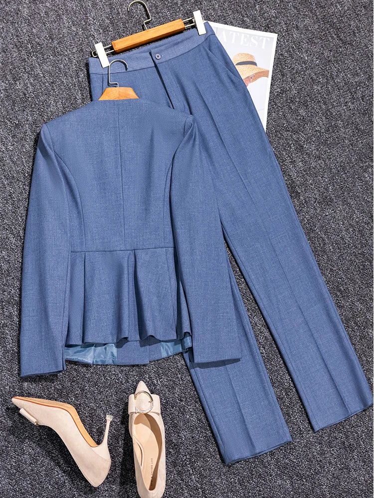 Sophisticate Olivia suit